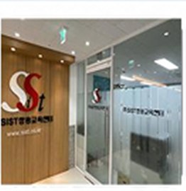 쌍용강남교육센터 로비 입구